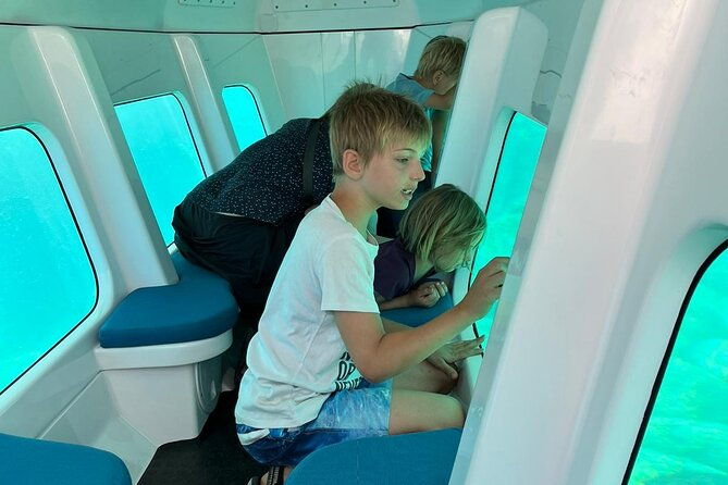 semi-submarine-visit-to-the-seabed-of-porto-bay-2
