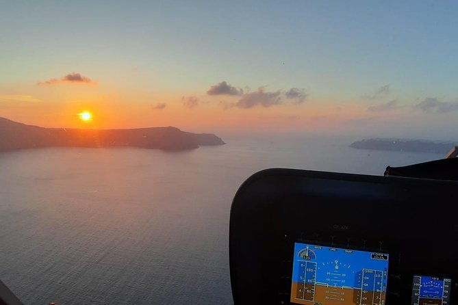 shared-helicopter-tour-santorini-20-minutes-2-passengers