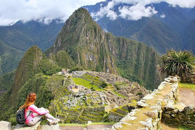 short-inca-trail-to-machu-picchu-2-days-1-night