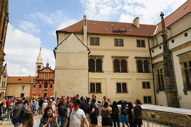 skip-the-line-prague-castle-ticket-and-introductory-overview-2