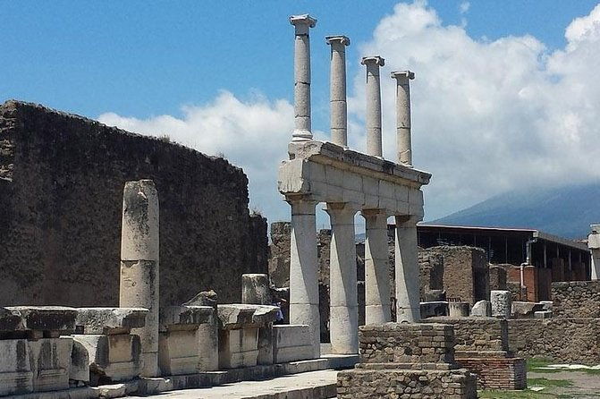skip-the-line-private-pompeii-guided-tour