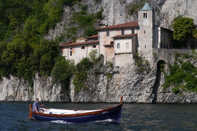slow-boat-tour-for-small-groups-with-appetizer-on-lake-maggiore