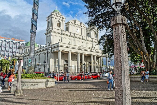 small-group-cultural-walking-tour-in-san-jose-costa-rica