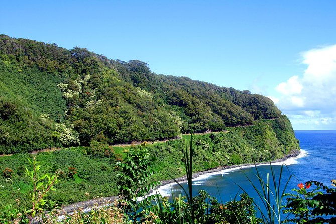 small-group-luxury-tour-road-to-hana-and-kaeleku-cavern-day-trip