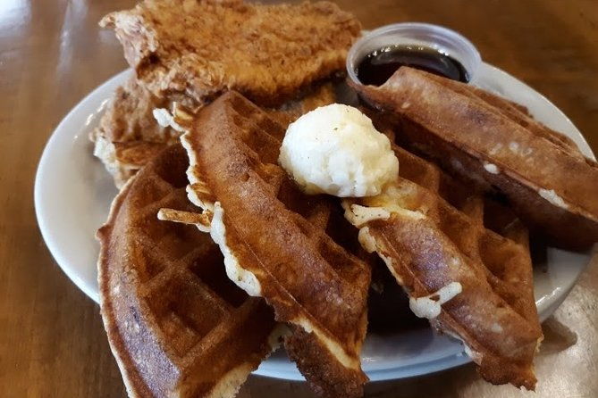 small-group-walking-tour-in-greenville-with-breakfast