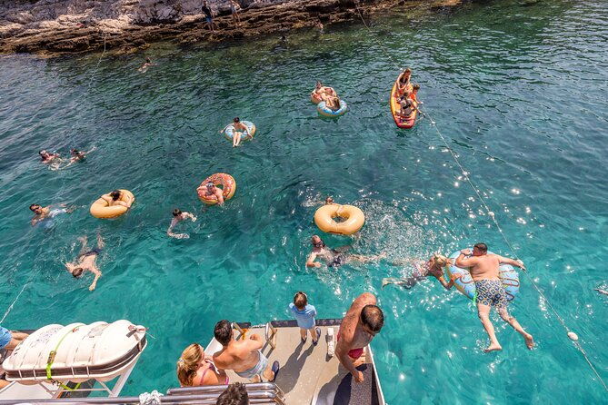 split-hvar-brac-and-pakleni-cruise-with-lunch-and-drinks