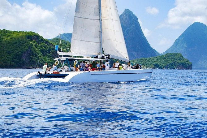st-lucia-catamaran-day-sailing-and-sightseeing-tour