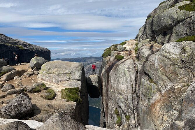 stavanger-kjerag-hike-with-guide-and-transportation