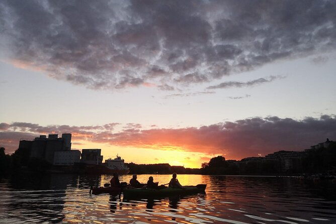 stockholm-evening-kayak-with-bbq-small-group