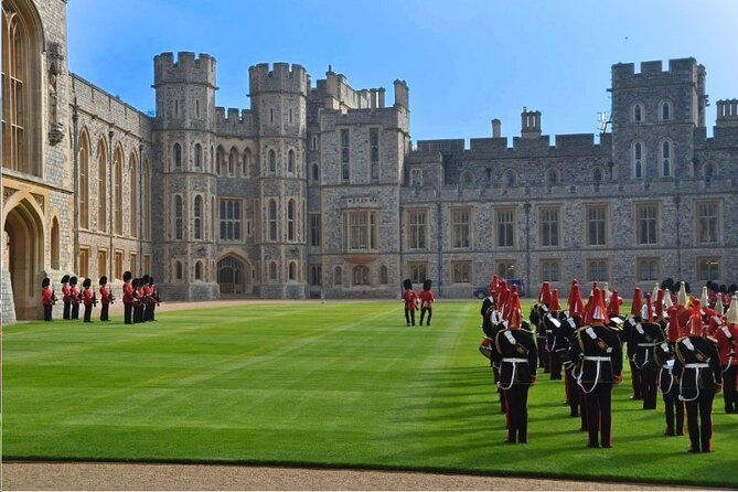 stonehenge-and-windsor-castle-tour-from-london-with-entry-tickets-2