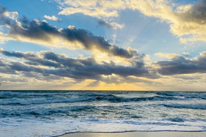sunrise-yoga-and-meditation-by-the-ocean-in-miami-beach