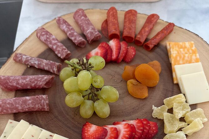 sunset-champagne-and-charcuterie-charter-in-tampa-private-avail
