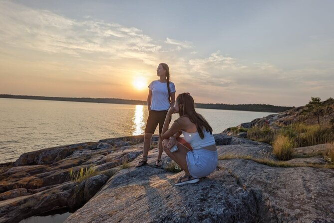 sunset-kayaking-in-stockholm-archipelago-exclusive-small-group