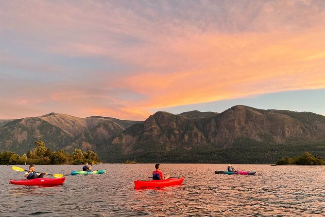 sunset-kayaking-in-the-columbia-river-gorge