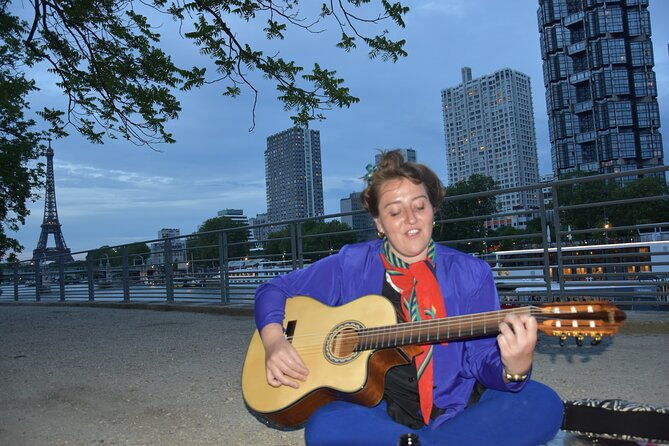 sunset-picnic-with-view-of-eiffel-tower-and-live-music-3