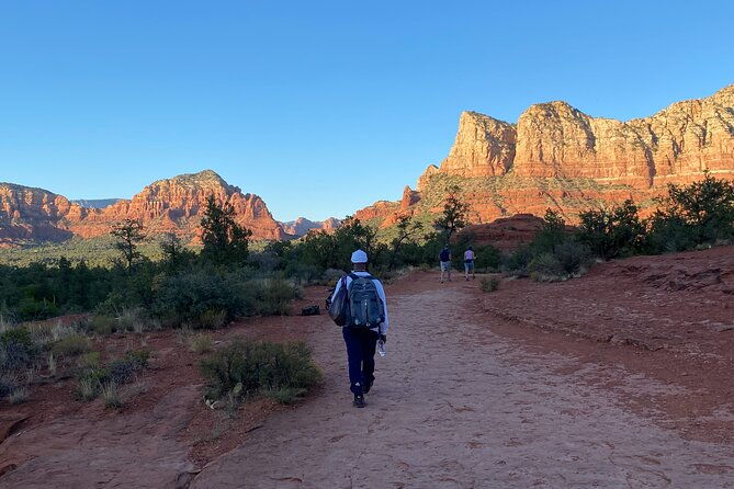 sunset-reiki-breathwork-and-sound-healing-at-bell-rock-in-sedona