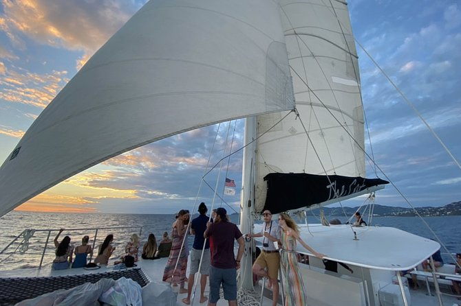 sunset-sail-with-cocktails-and-appetizers