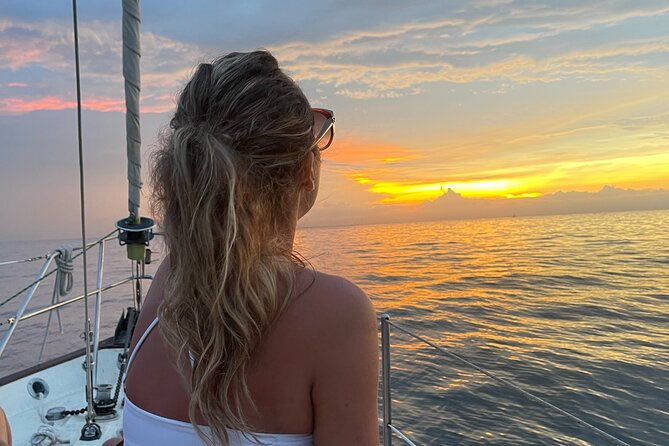 sunset-sailing-santa-marta-bay