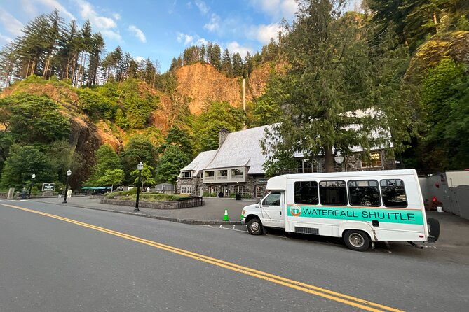sunset-tour-of-multnomah-falls-plus-vista-house-and-other-falls-2