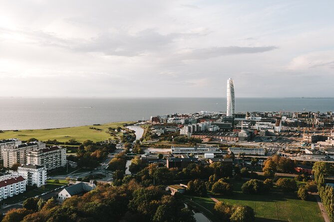 surprise-walk-of-malmo-with-a-local