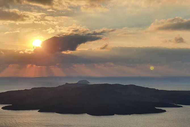 suv-private-shore-excursion-in-santorini