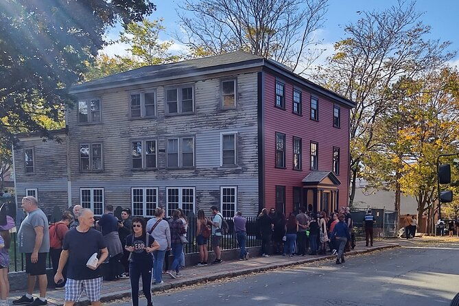 tales-of-salem-halloween-guided-walking-tour