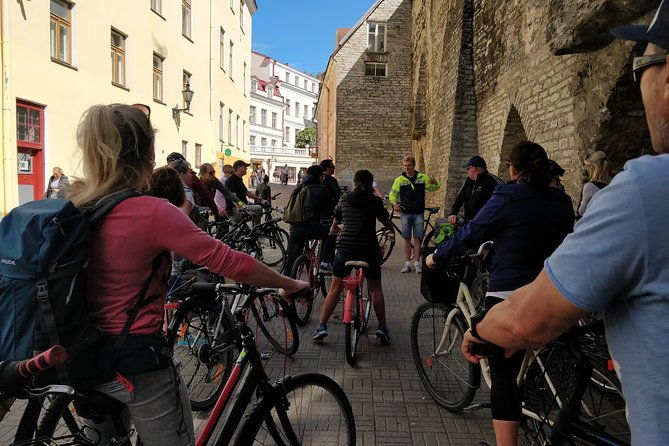 tallinn-bike-tour-with-electric-bikes