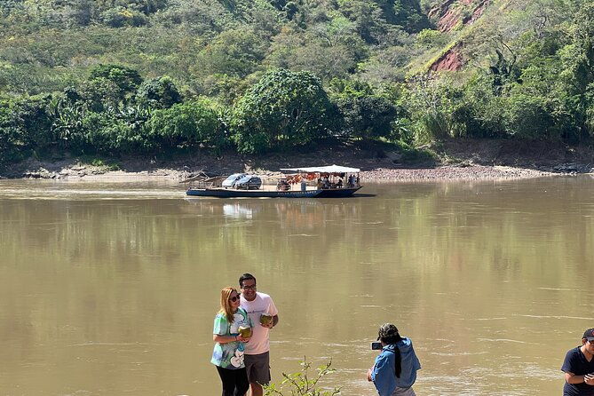 tarapoto-blue-lagoon-sauce-boat-trip-raft-viewpoint-lunch-and-more