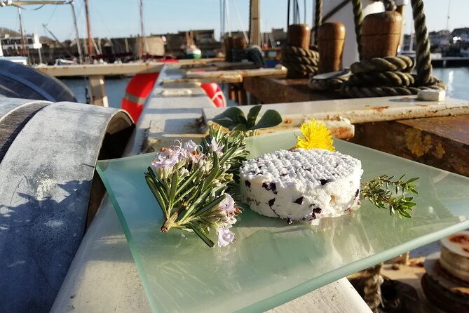 tasting-of-seaweed-cheeses