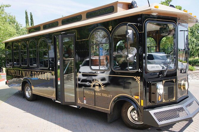 temeculas-top-rated-wine-tour-on-temeculas-only-lux-wine-trolley