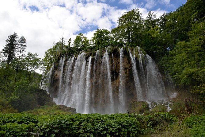 the-natural-park-of-plitvice-lakes-transportation-and-return-to-zadar