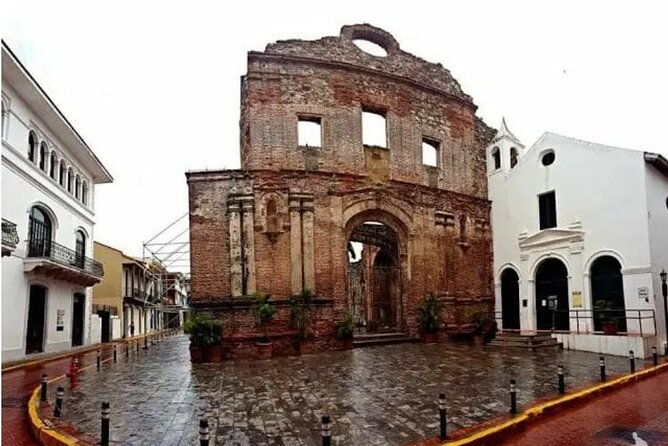 the-panama-canal-visitors-center-and-city-tour