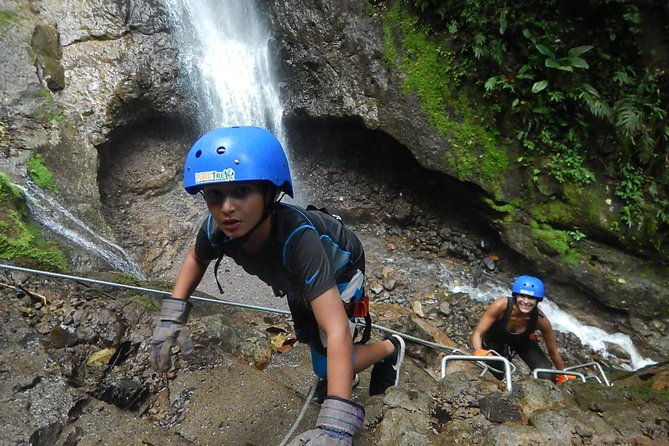 the-ultimate-waterfall-rappel-in-la-fortuna