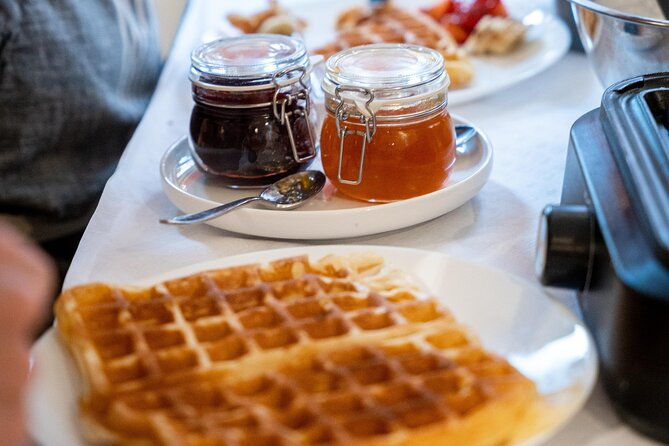 the-waffles-n-coffee-breakfast-in-bruges-centre