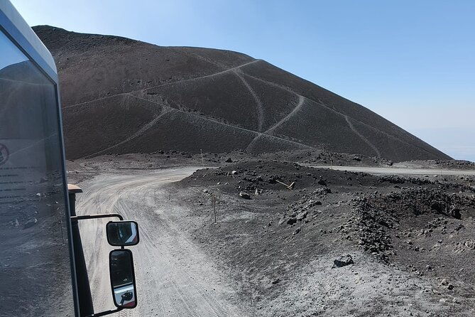 tour-to-the-summit-craters-of-etna-2920-meters-with-cable-car-and-jeep