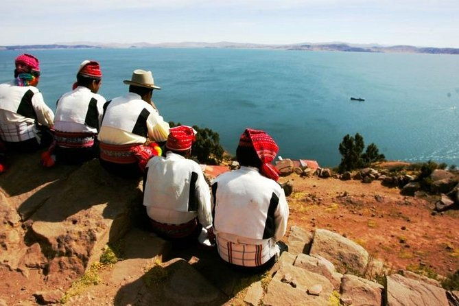 tour-to-uros-island-and-taquile-by-speed-boat