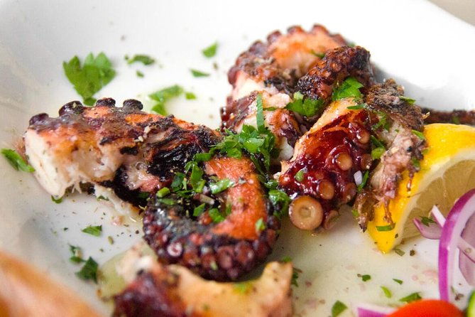 traditional-tastes-of-santorini-food-tour