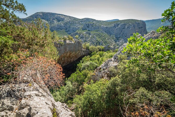 trekking-to-monte-tiscali-oliena
