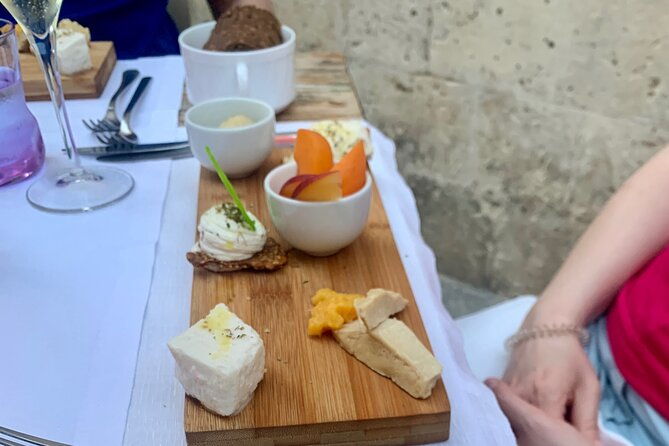 vegan-happy-hour-tour