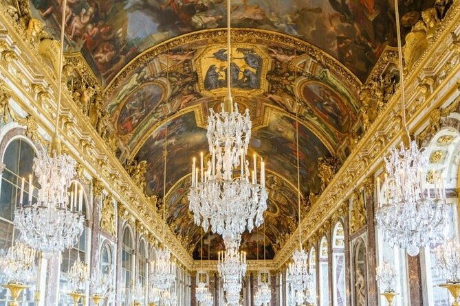 versailles-royal-palace-gardens-with-exclusive-petit-apartments