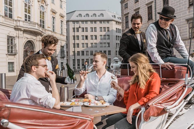 vienna-horse-drawn-carriage-ride-with-sparkling-wine-and-food