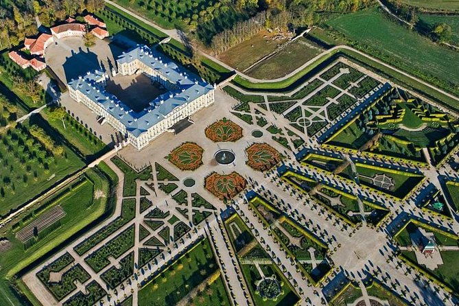 vilnius-to-riga-sightseeing-transfer