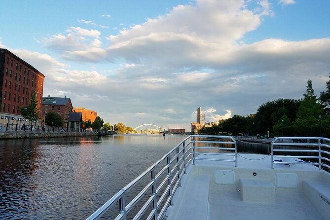 vineyard-voyages-floating-wine-tasting