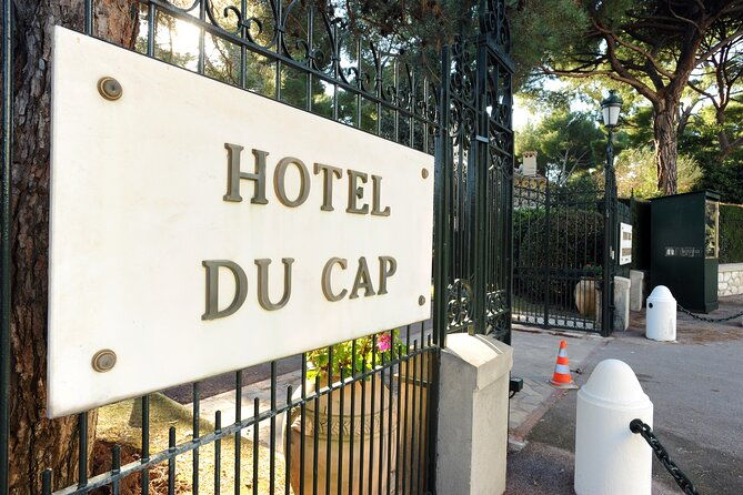 visit-of-antibes-juan-les-pins-by-convertible-bus-2