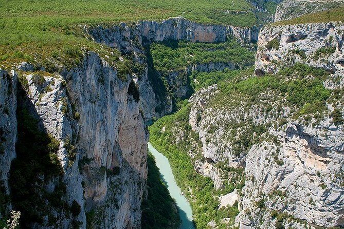 visit-the-lavender-fields-the-verdon-gorge-and-moustiers-2