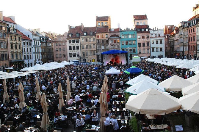 walk-through-the-warsaw-old-and-new-town-like-phoenix-from-the-ashes