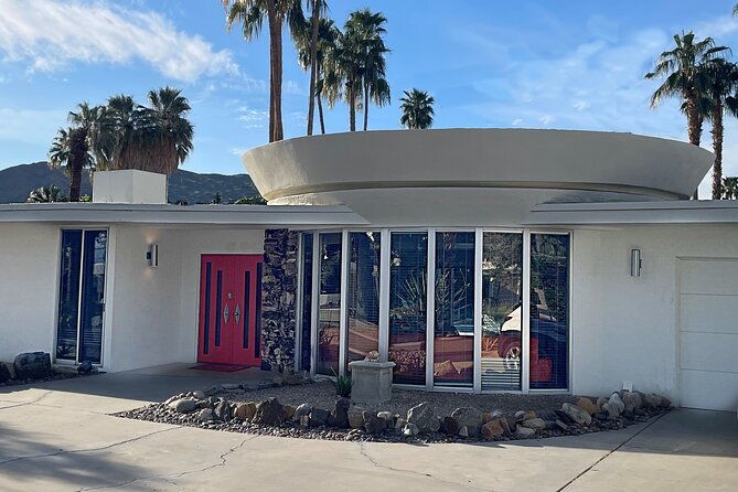 walking-palm-springs-twin-palms-private-tour