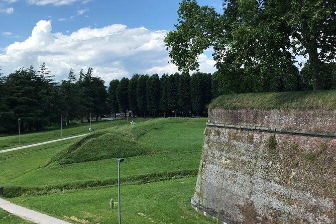 walking-ramparts-tour-in-lucca