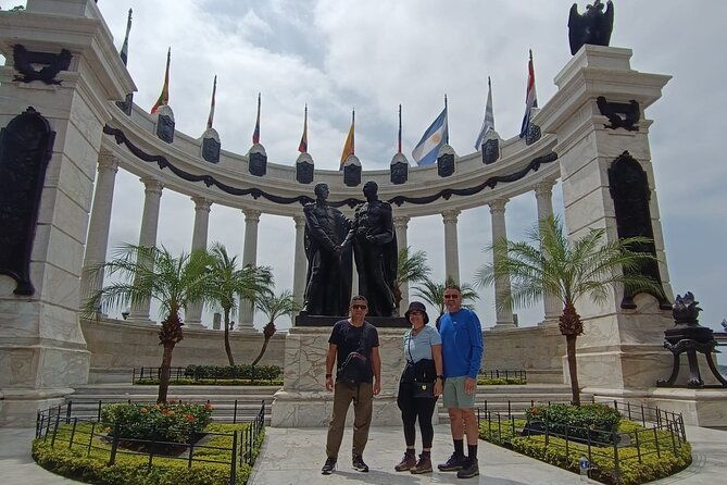 walking-through-the-city-of-guayaquil
