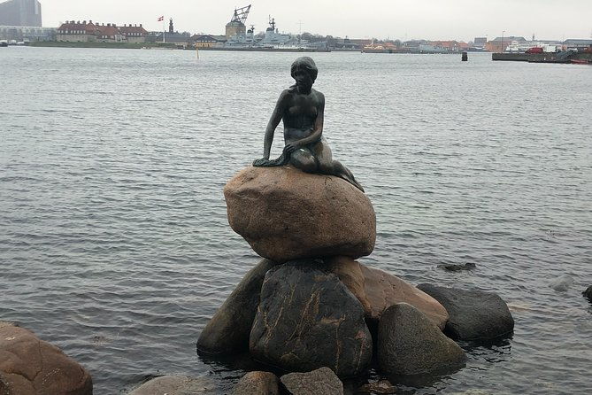 walking-tour-copenhagen-old-town-tivoli-park-included